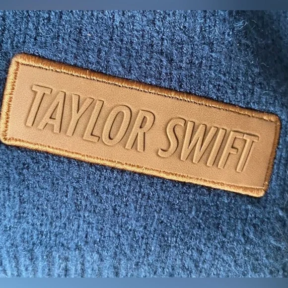 NWT Taylor Swift Red Album Argyle Sweater 4XL Rare Unisex